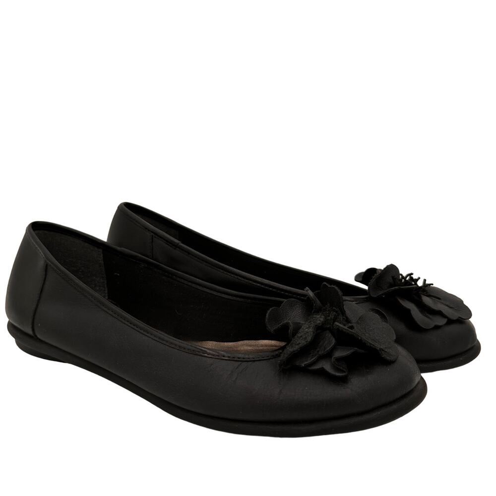 Clarks Black Leather Floral Slip On Flats Size 7